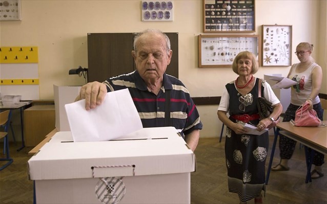 Στις κάλπες για τις προεδρικές εκλογές οι Κροάτες