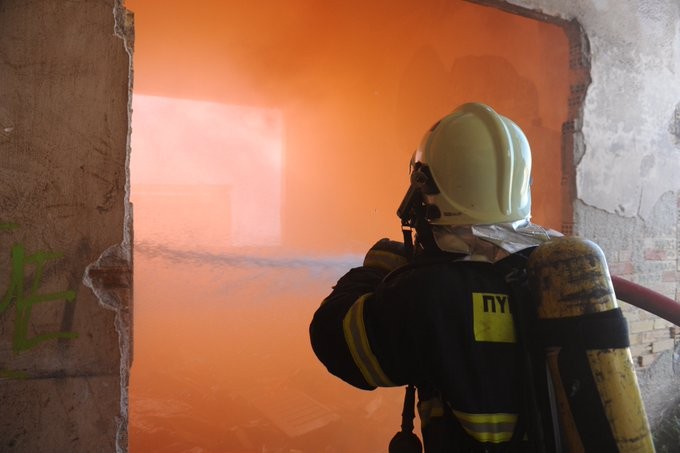 Ισχυρή πυρκαγιά σε διαμέρισμα στο Κερατσίνι