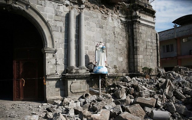 Τουλάχιστον 1 κορίτσι νεκρό από σεισμό 6,8 Ρίχτερ στις Φιλιππίνες
