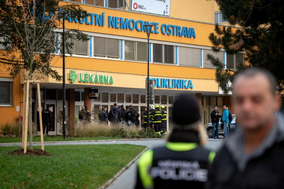 Αυξάνονται τα θύματα από το μακελειό στην Οστράβα της Τσεχίας