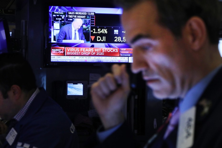 Ανησυχία στη Wall Street για τον κοροναϊό την Παρασκευή