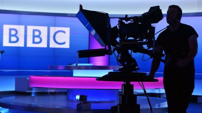 Το BBC απολύει 450 δημοσιογράφους από την αίθουσα σύνταξης
