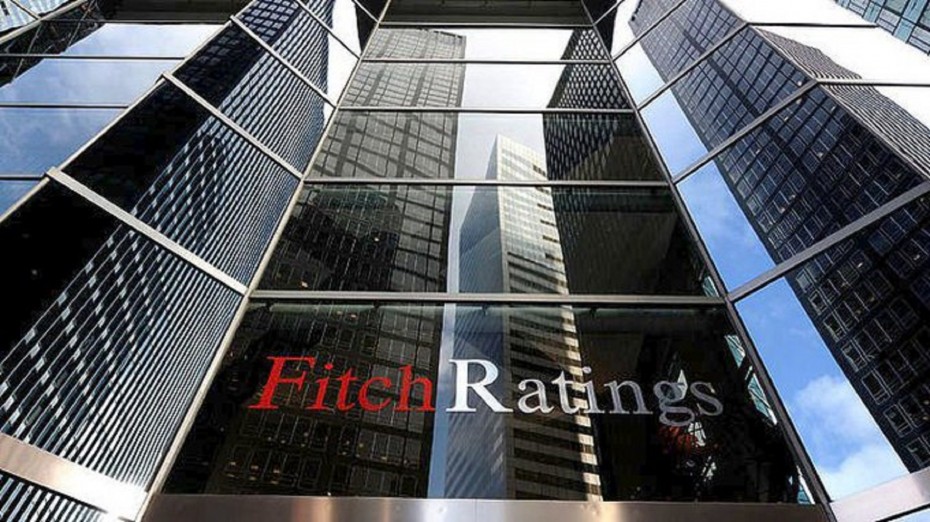 Η Fitch ανοίγει τον δρόμο για τη νέα έξοδο στις αγορές