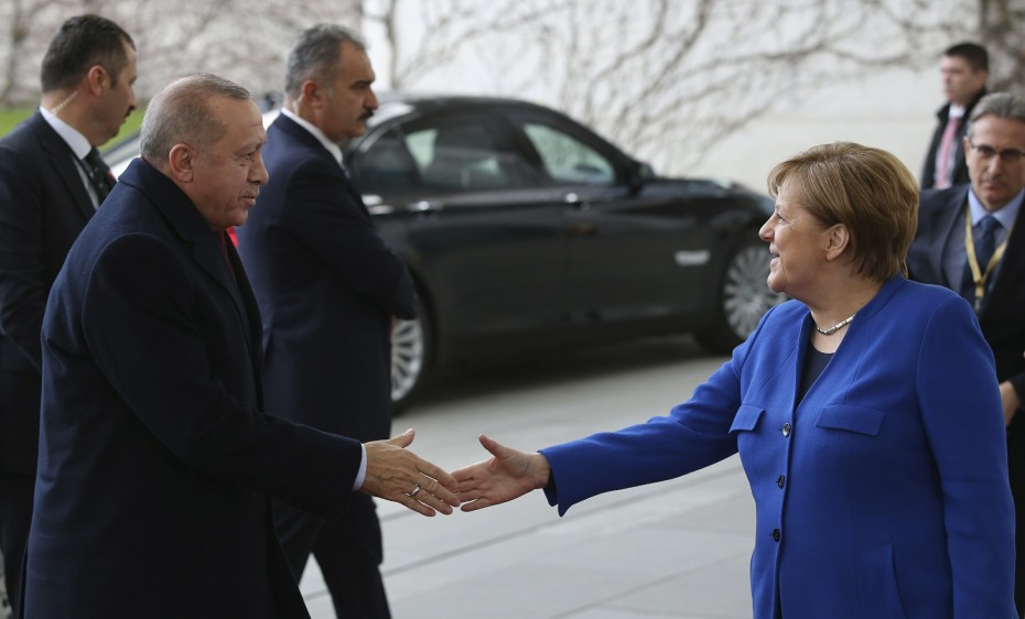 «Άδειασμα» Μέρκελ στην απόφαση της Μπούντεσταγκ για το MoU Τουρκίας - Λιβύης