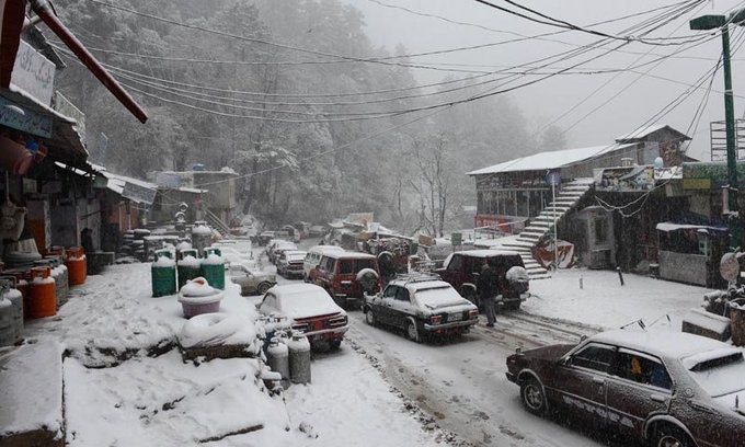 Δεκάδες νεκροί στο Πακιστάν από χιονοστιβάδες