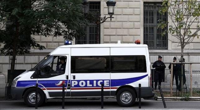 Νεκρός ο δράστης της επίθεσης στο Παρίσι - Χαροπαλεύει ένας τραυματίας