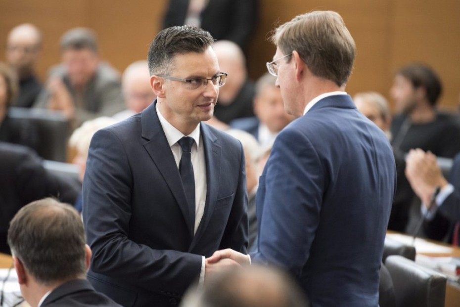 Σε πρόωρες εκλογές η Σλοβενία - Παραιτήθηκε ο πρωθυπουργός Σάρετς