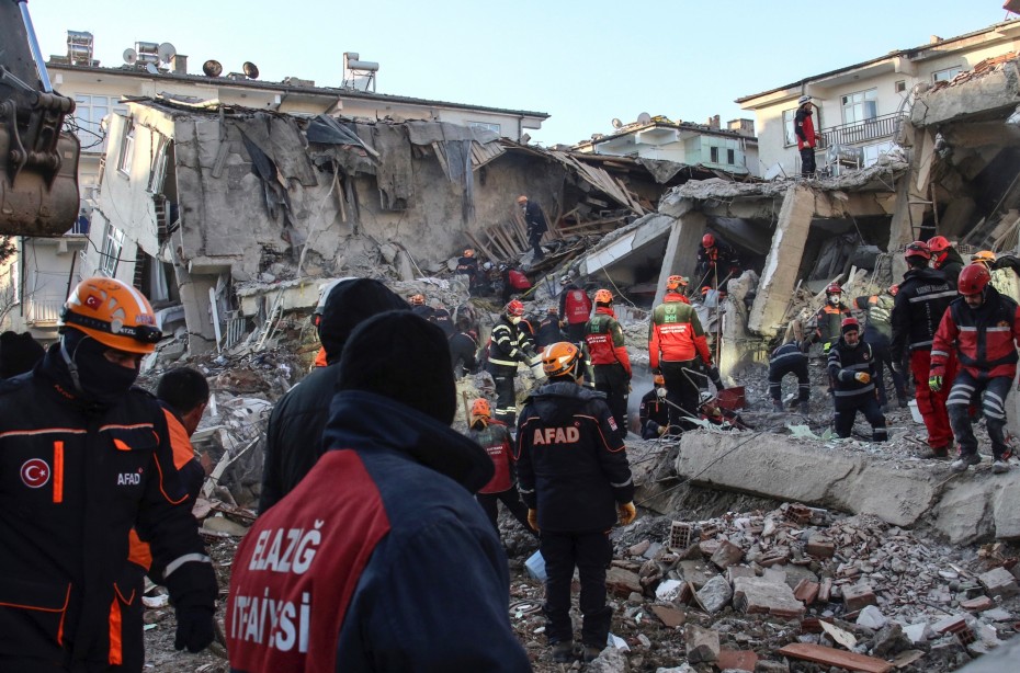 Στους 39 οι νεκροί από το σεισμό στην Τουρκία
