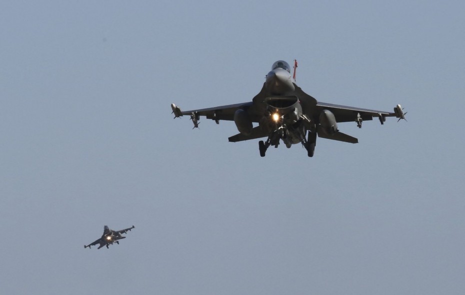 Νέες παραβιάσεις και εικονικές αερομαχίες στο Αιγαίο την Πέμπτη
