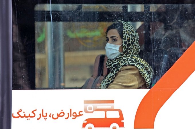 Το Ιράν περιορίζει τις μετακινήσεις πολιτών εξαιτίας του κοροναϊού