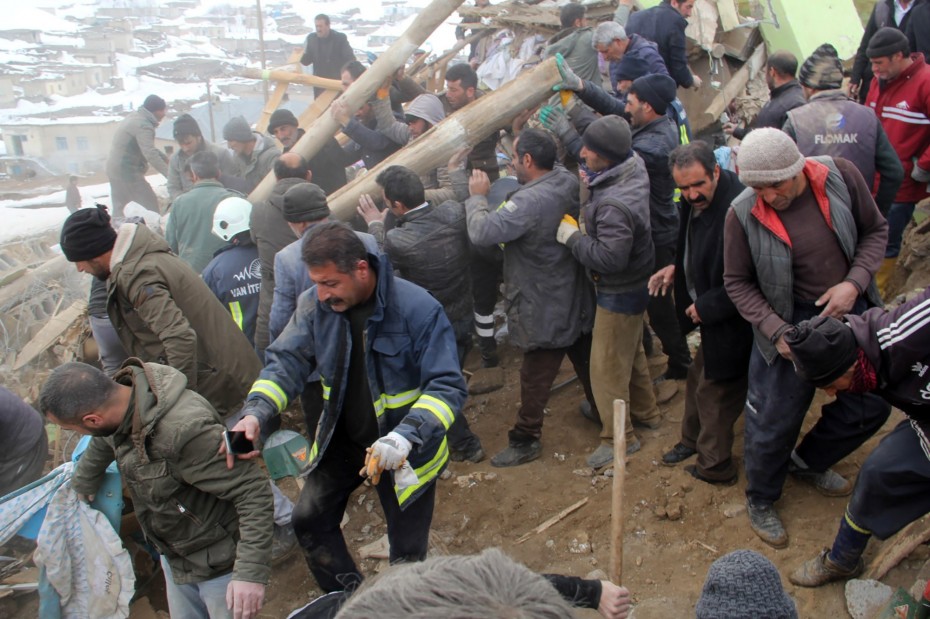 Σεισμός 5,7 Ρίχτερ στην Τουρκία - Τουλάχιστον 7 νεκροί