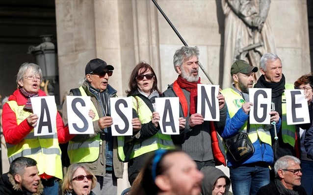 Βρετανία: Αναβολή έως το Μάιο για την έκδοση του Ασάνζ στις ΗΠΑ