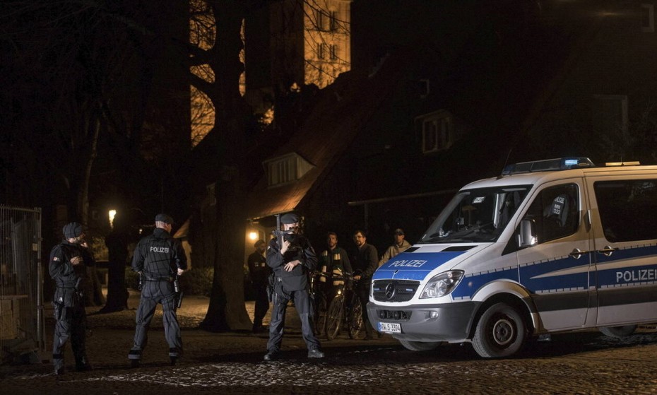 Μακελειό με εννέα νεκρούς έξω από μπαρ στη Γερμανία