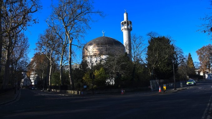 Επίθεση με μαχαίρι σε τέμενος του Λονδίνου - Συνελήφθη ο δράστης
