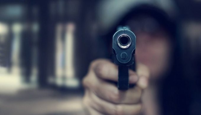 Δύο ένοπλες ληστείες σε φαρμακεία στη Λυκόβρυση και το Νέο Ηράκλειο