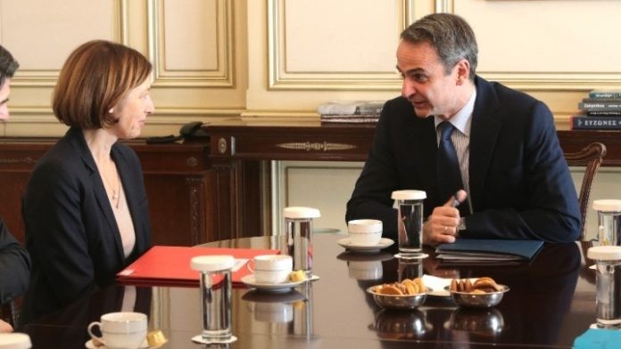 Συνάντηση Μητσοτάκη με την Γαλλίδα υπουργό Άμυνας