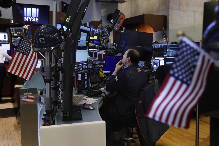 «Μαύρη Πέμπτη» στη Wall Street, με απώλειες άνω του 7%