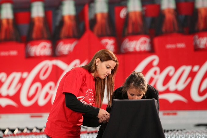 «Καμπάνα» 800.000 ευρώ από την ΕΑ στην Coca-Cola Τρία Έψιλον