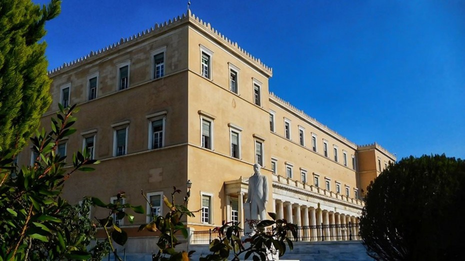 Κοροναϊός: Τα τρία σενάρια του Δημ. Συμβουλίου για την ελληνική οικονομία 