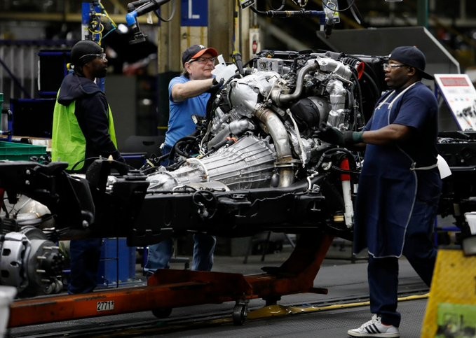 Η Ford αναστέλλει την παραγωγή αυτοκινήτων στη Βόρεια Αμερική
