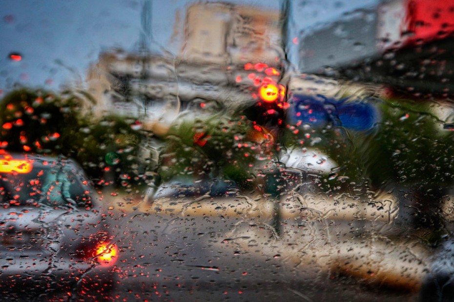Ο καιρός σήμερα: Βροχές, καταιγίδες και πτώση της θερμοκρασίας