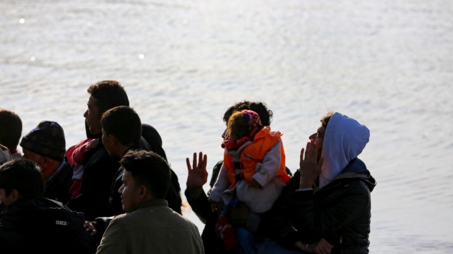 Αρματαγωγό στη Λέσβο «μόνο για οικογένειες μεταναστών