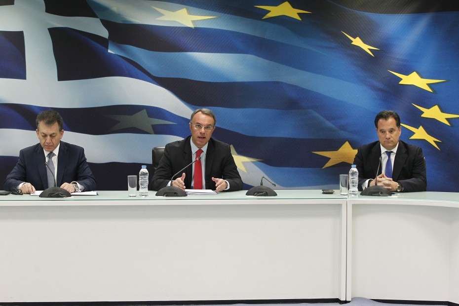 Παραδοχή Σταϊκούρα για ύφεση στην Ελλάδα λόγω του κοροναϊού
