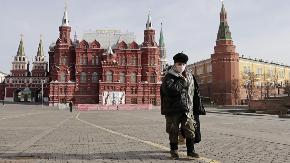 Αυξάνονται νεκροί και κρούσματα του κοροναϊού στη Ρωσία