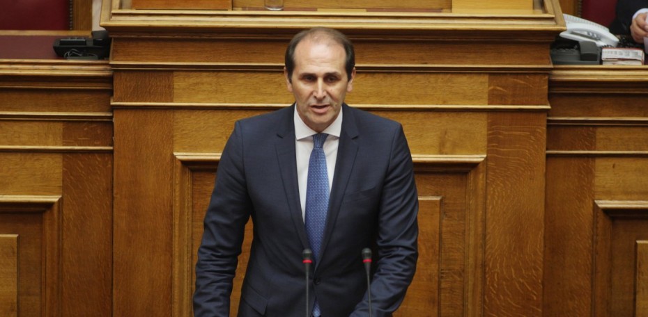 Στη Βουλή οι τροπολογίες για μείωση ενοικίων και «ανοίγματος» των 800 ευρώ