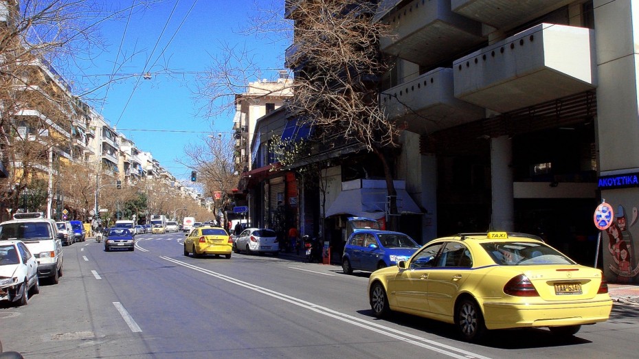 Αυξημένη η κίνηση στους δρόμους της Αττικής στην αρχή της Μεγάλης Εβδομάδας