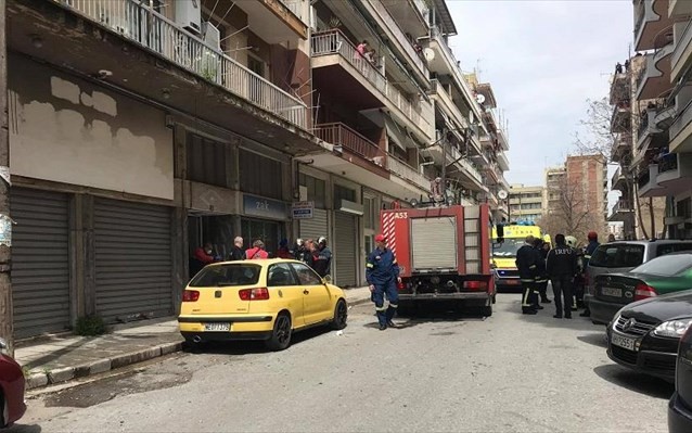Θεσσαλονίκη: Σε κρίσιμη κατάσταση άνδρας έπειτα από πυρκαγιά σε διαμέρισμα