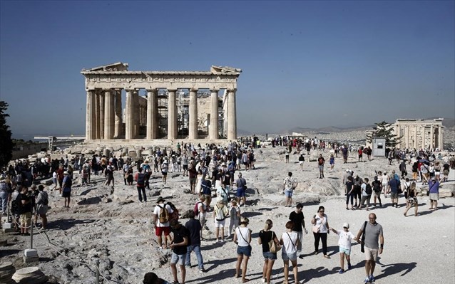 Τουρισμός: Οι μεγάλοι tour operators «βλέπουν» Ελλάδα