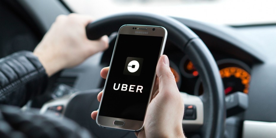 Η Uber βάζει βαθιά το «μαχαίρι»