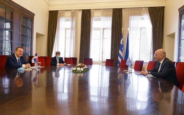 Ο Δένδιας τόνισε τη στήριξη της Ελλάδας στην ευρωπαϊκή προοπτική της Σερβίας
