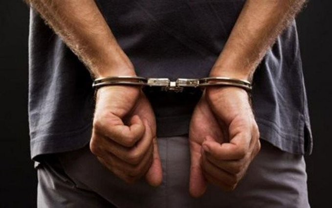 Κρήτη: Σύλληψη άνδρας που καλλιεργούσε δενδρύλλια κάνναβης στο σπίτι του