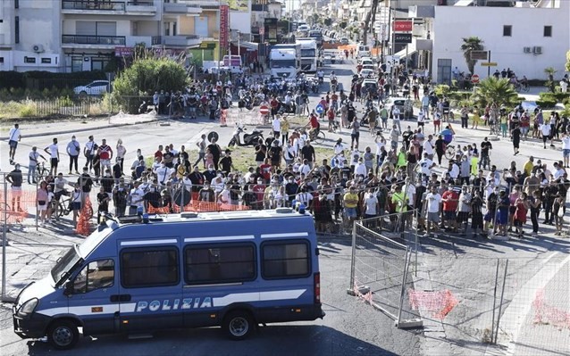 Ιταλία: Ο στρατός στους δρόμους για καραντίνα σε μετανάστες στο νότο της χώρας