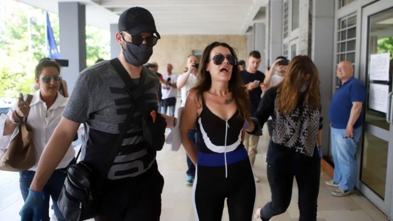 Στο Ψυχιατρείο Θεσσαλονίκης η γυναίκα που «επιτέθηκε» στον Χαρδαλιά