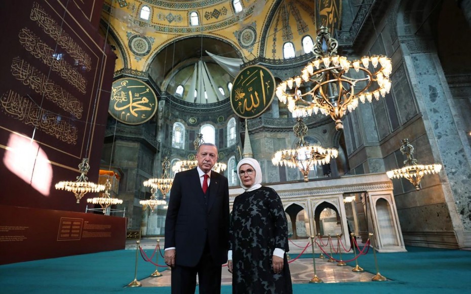 Συγκλονιστικές στιγμές: Τζαμί μετά από 86 χρόνια η Αγία Σοφία - Με ύφος... Σουλτάνου ο Ερντογάν 