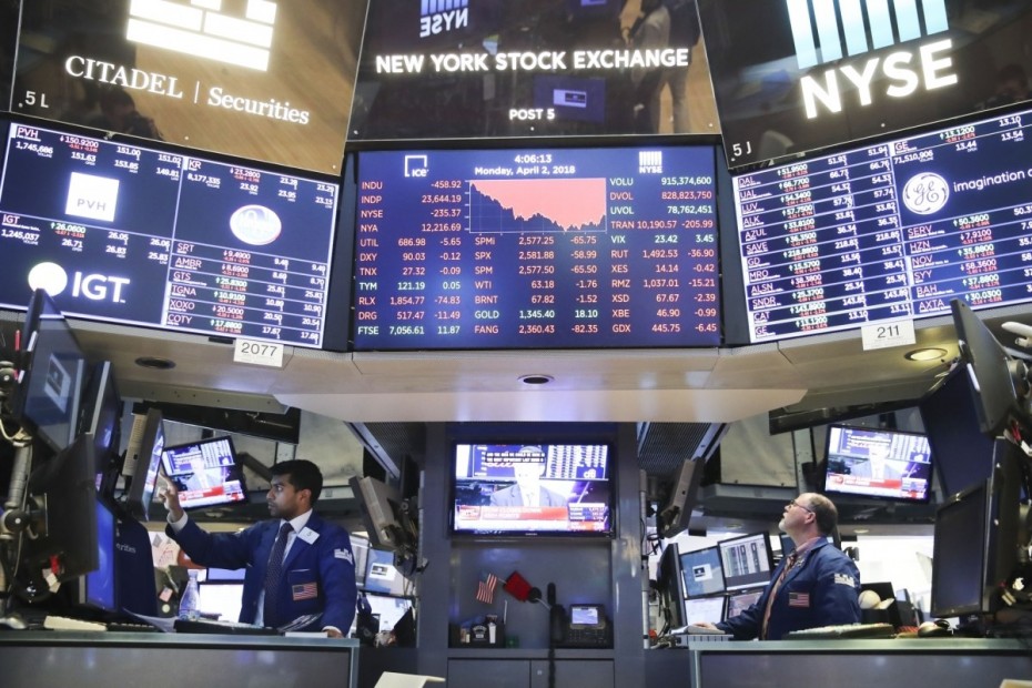 Απόπειρα ανασυγκρότησης στη Wall Street για την Παρασκευή