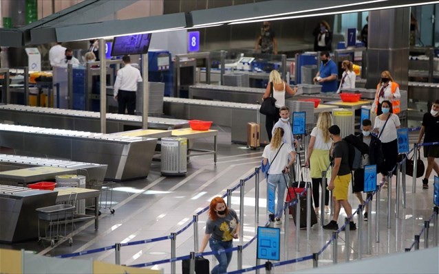Από την Τρίτη η προσκόμιση αρνητικού τεστ για τις πτήσεις από Βουλγαρία - Ρουμανία