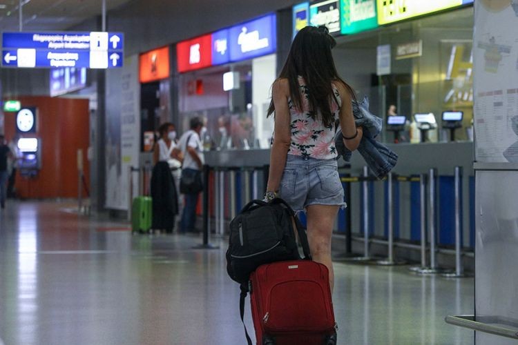 Δύο κρούσματα κορoναϊού από τα τεστ στα ελληνικά αεροδρόμια