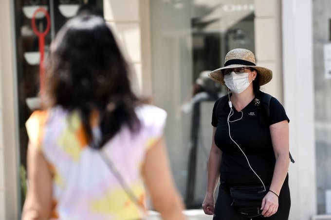 Υποχρεωτική η χρήσης μάσκας στην Κύπρο - Πρόστιμα 300 ευρώ