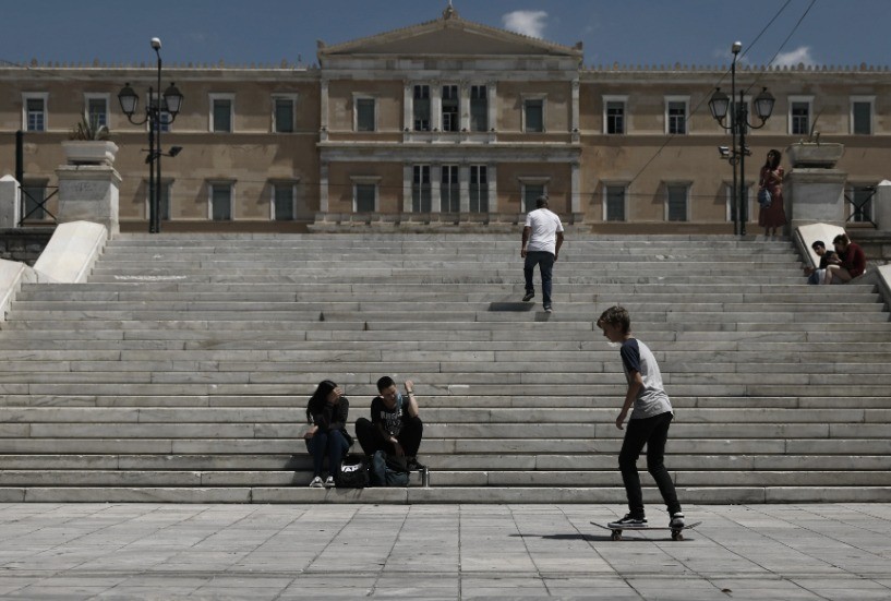 Πάνω από το 18% η διαφορά ΝΔ - ΣΥΡΙΖΑ σε νέα δημοσκόπηση