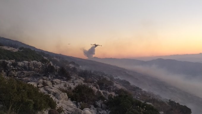 Μεγάλη πυρκαγιά στις Κεχριές Κορινθίας - Εκκενώθηκε οικισμός