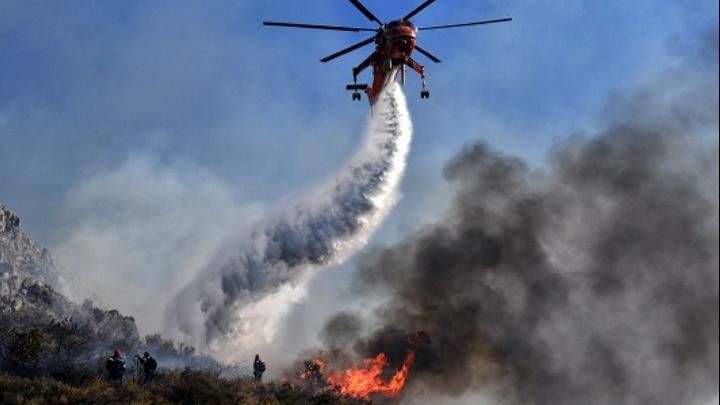 Καλύτερη η εικόνα από την πυρκαγιά στο Λαύριο - Εξετάζεται ο εμπρησμός