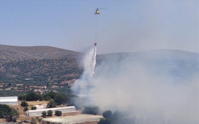 Μεγάλη πυρκαγιά στη Χίο - Σε ετοιμότητα για εκκένωση 2 οικισμοί