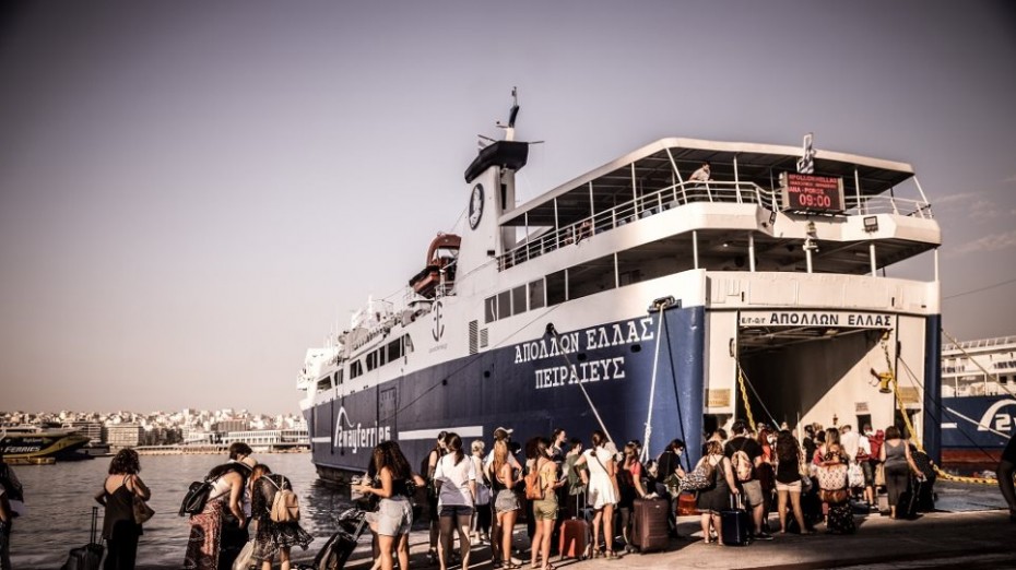 Αυξημένη η κίνηση στο λιμάνι του Πειραιά για τους ταξιδιώτες του Αυγούστου