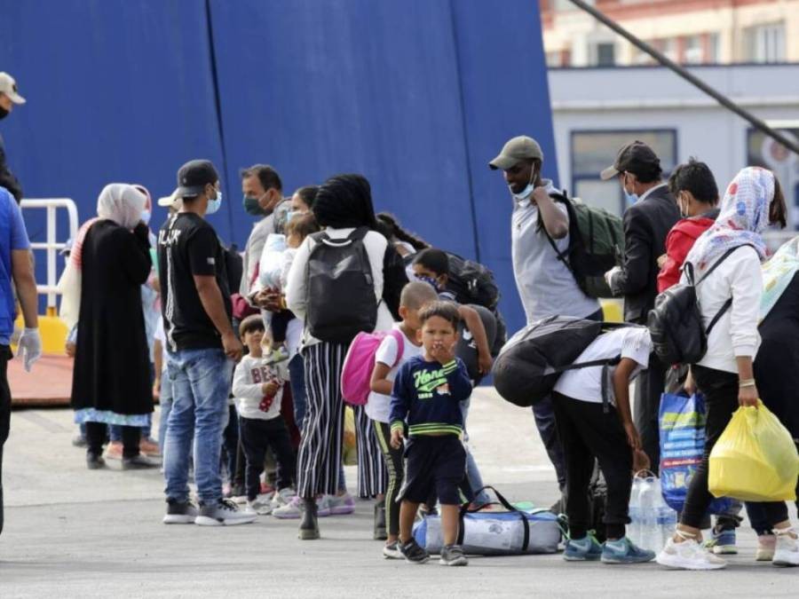 Στο Λαύριο το Blue Star Chios με μετανάστες και πρόσφυγες