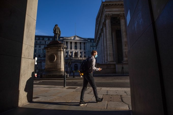 Σταθερά τα επιτόκια της BoE στη Βρετανία - Ομόφωνη η απόφαση