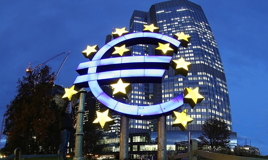 Μεταξύ νομισματικής στήριξης και αναμονής «διχάζεται» η ΕΚΤ